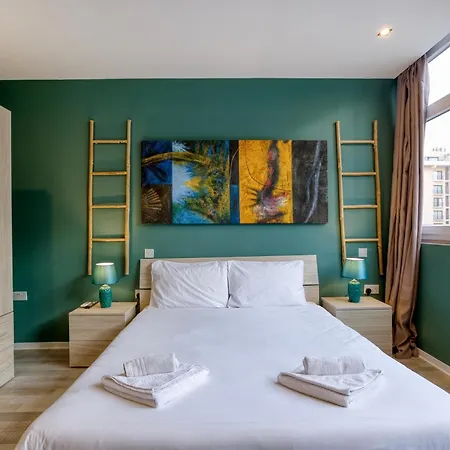 Paceville Penthouse + Terrace & Vibes Apartament St. Julian's