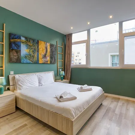 Apartament Paceville Penthouse + Terrace & Vibes *