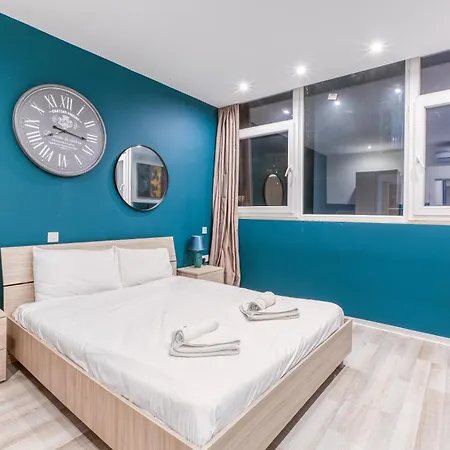 Paceville Penthouse + Terrace & Vibes St. Julian's