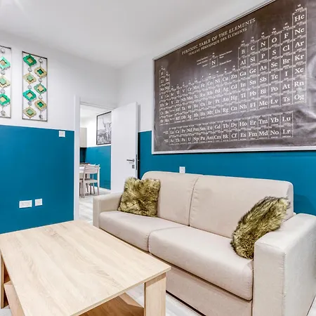 Central Paceville Penthouse + Terrace & City Vibes * Saint Julian's