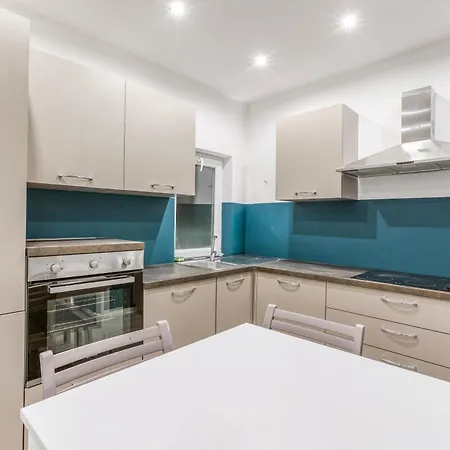 Paceville Penthouse + Terrace & Vibes Apartament