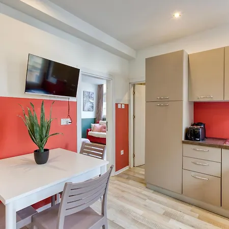 Paceville Penthouse + Terrace & Vibes