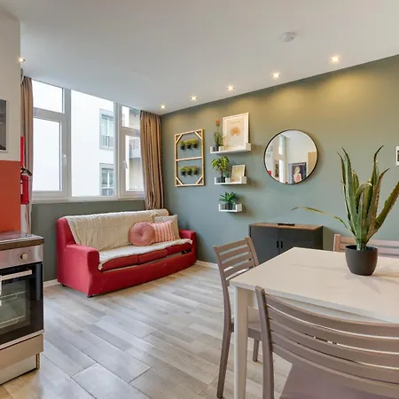 Paceville Penthouse + Terrace & Vibes St. Julian's
