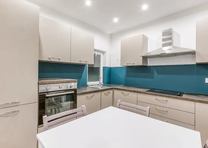 Modern Paceville With Wifi & Ac By 360 Estates Apartment