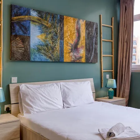 Apartmán Paceville Penthouse + Terrace & Vibes *