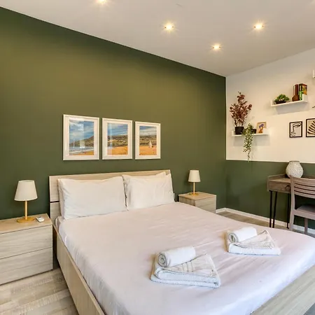 Apartmán Paceville Penthouse + Terrace & Vibes *